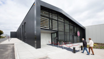 Van Uffelen Flowers shows new high-tech chrysanthemum nursery