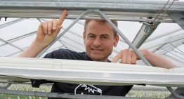 No artificial lighting but two energy screens and no dehumidification