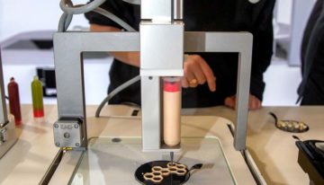 Dutch firm introduces very first 3D food printer with edible filling