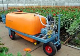 A sprayer is an indispensable part of many a grower’s kit. When you’re buying a sprayer, it’s important to get the pump capacity right.