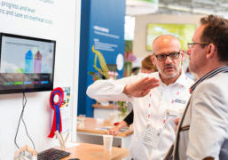 Rob Schoones, team leader of the Priva Academy: "The Priva Academy is a learning environment developed for the Priva organisation worldwide. At present, we are also using this environment to train our partners in the fields of Vertical Farming/Indoor Growing as well as Building Automation and Horticulture."